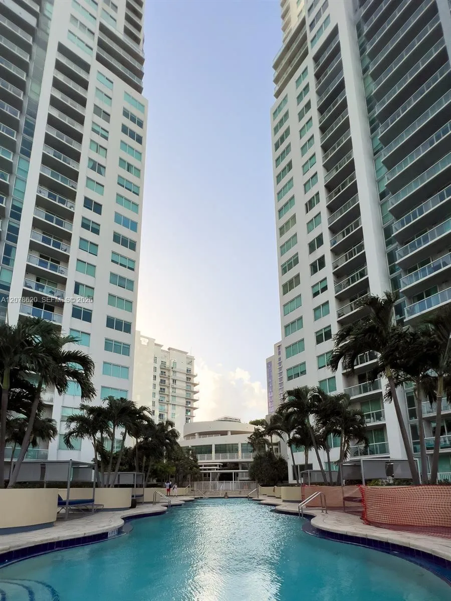 253 NE 2nd St #228 Miami, FL 33132