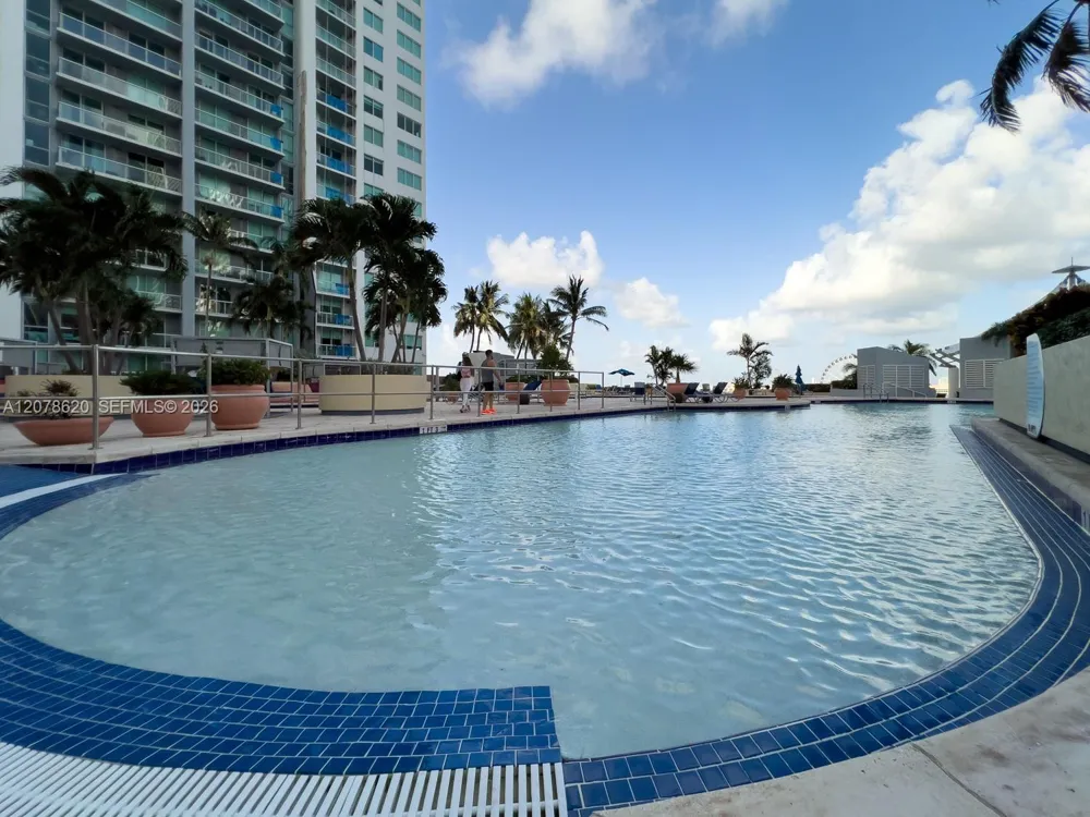 253 NE 2nd St #228 Miami, FL 33132