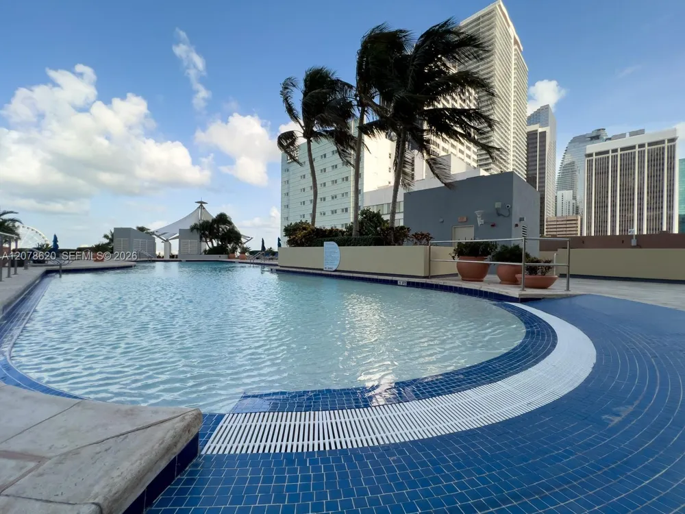 253 NE 2nd St #228 Miami, FL 33132
