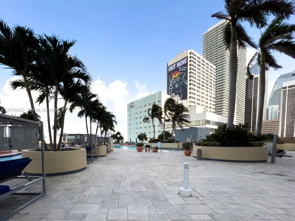 253 NE 2nd St #228 Miami, FL 33132