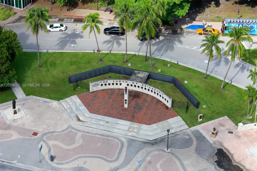 253 NE 2nd St #228 Miami, FL 33132