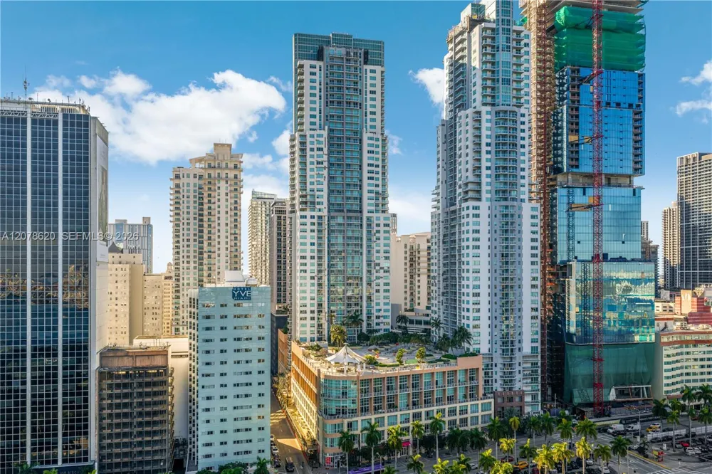 253 NE 2nd St #228 Miami, FL 33132