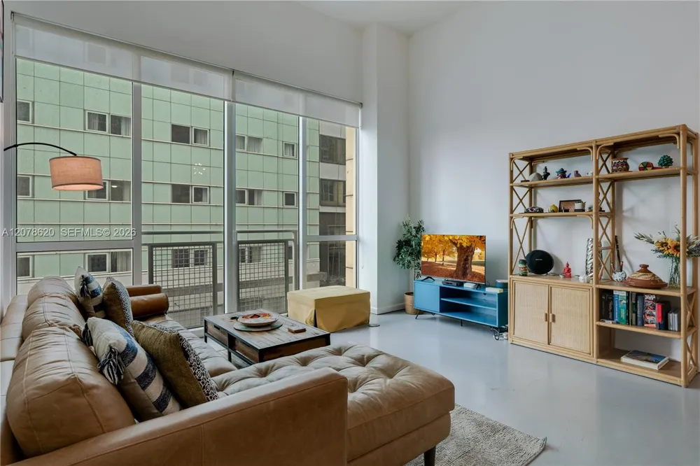 253 NE 2nd St #228 Miami, FL 33132