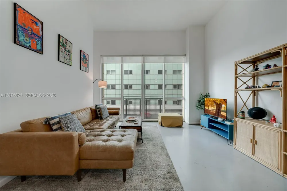 253 NE 2nd St #228 Miami, FL 33132