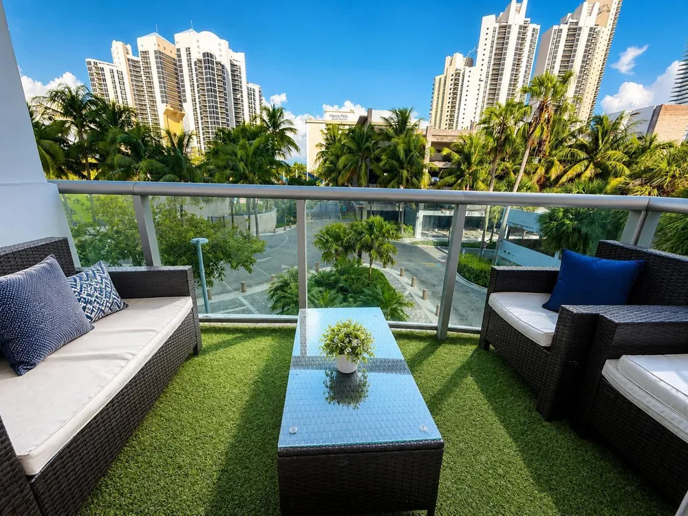 19370 Collins Avenue #301 Sunny Isles Beach, FL 33160