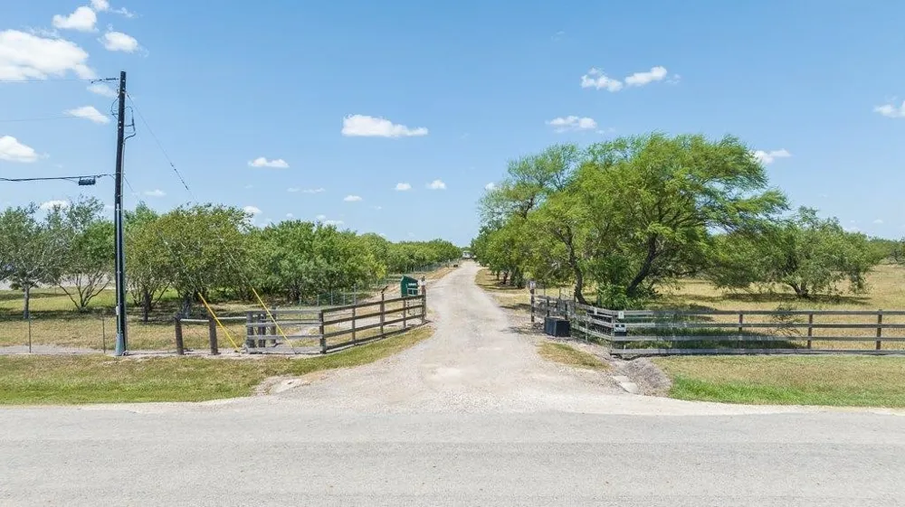 9223 County Road 2249 Sinton, TX 78387