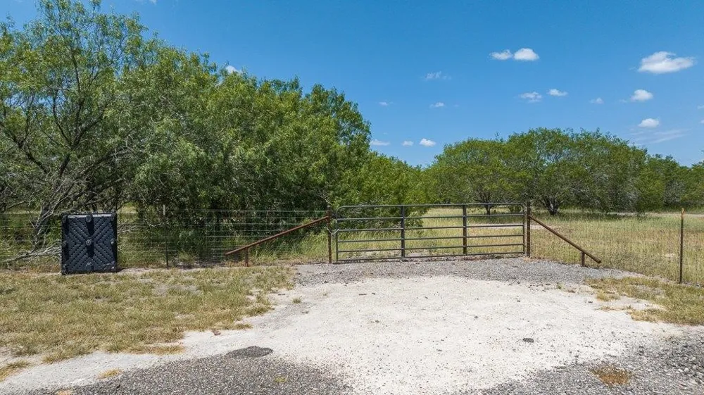 9223 County Road 2249 Sinton, TX 78387