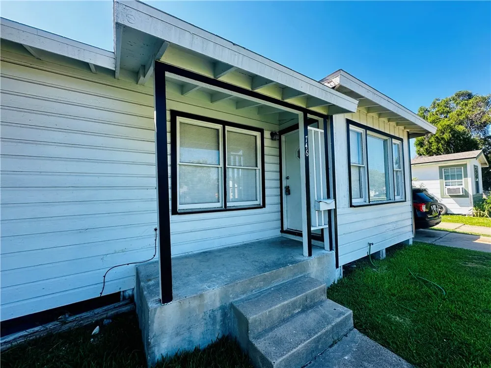 746 Sharon Drive Corpus Christi, TX 78412