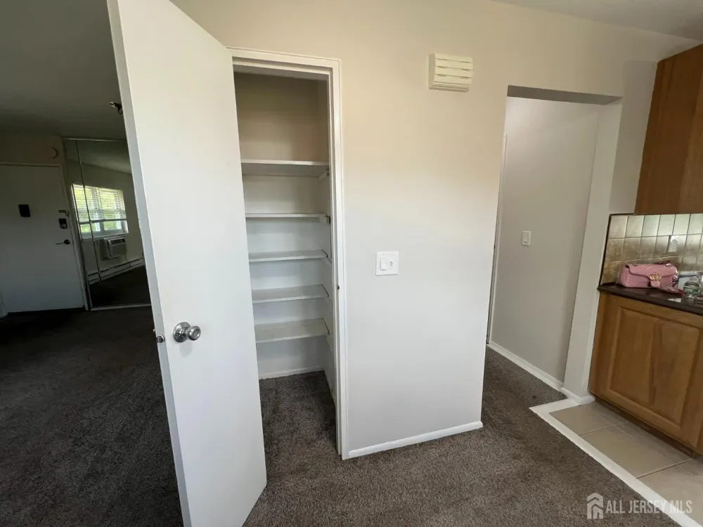 162 Belleville Avenue #1B Bloomfield, NJ 07003