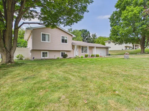 4411 Huckleberry Circle
