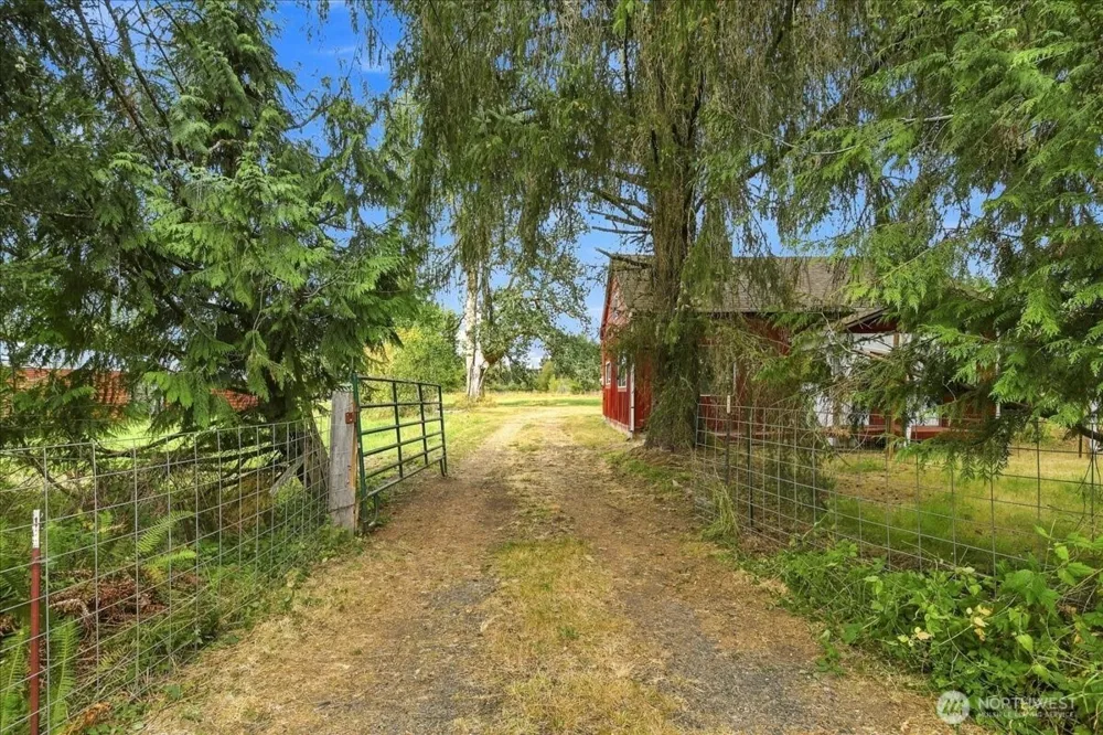 696 Toledo Salmon Creek Road Toledo, WA 98591