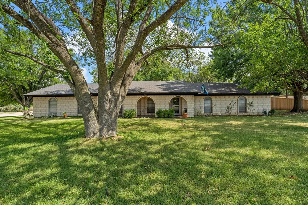 739 Old Robinson Road Robinson, TX 76706