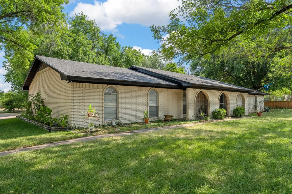 739 Old Robinson Road Robinson, TX 76706