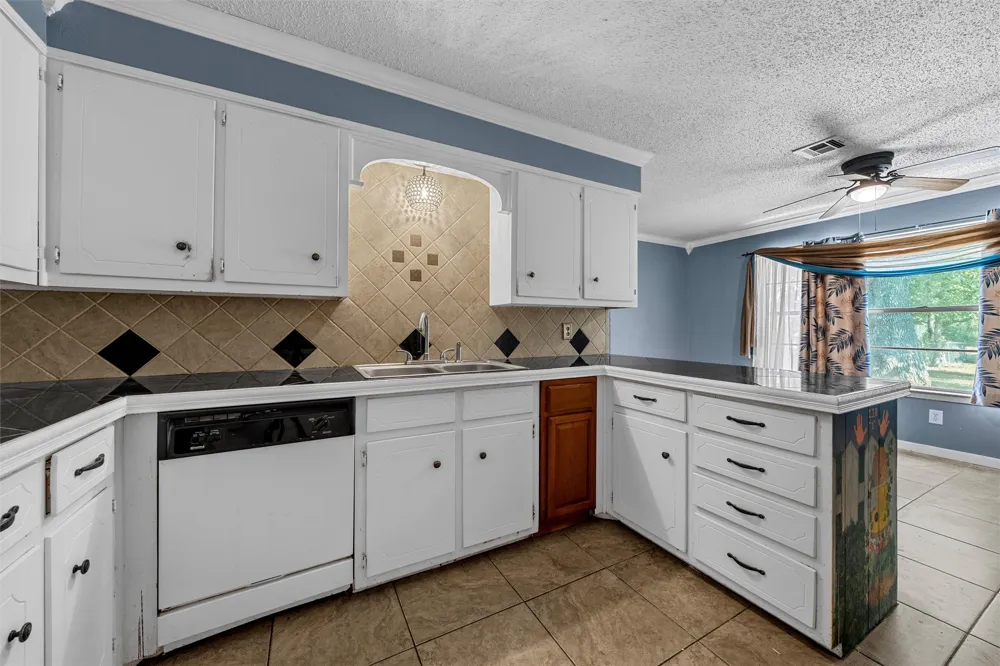 739 Old Robinson Road Robinson, TX 76706