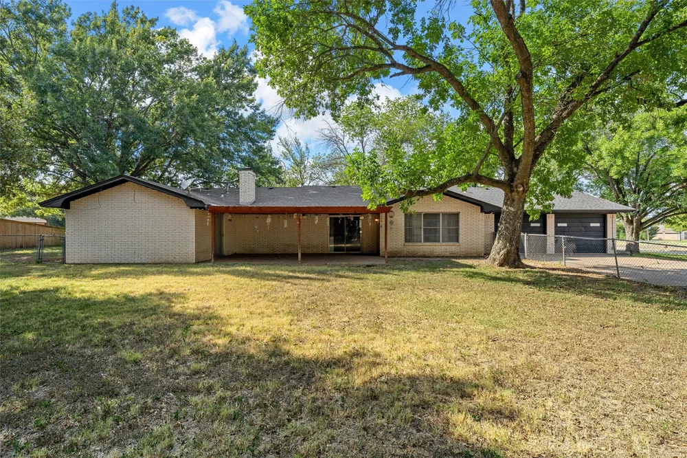 739 Old Robinson Road Robinson, TX 76706