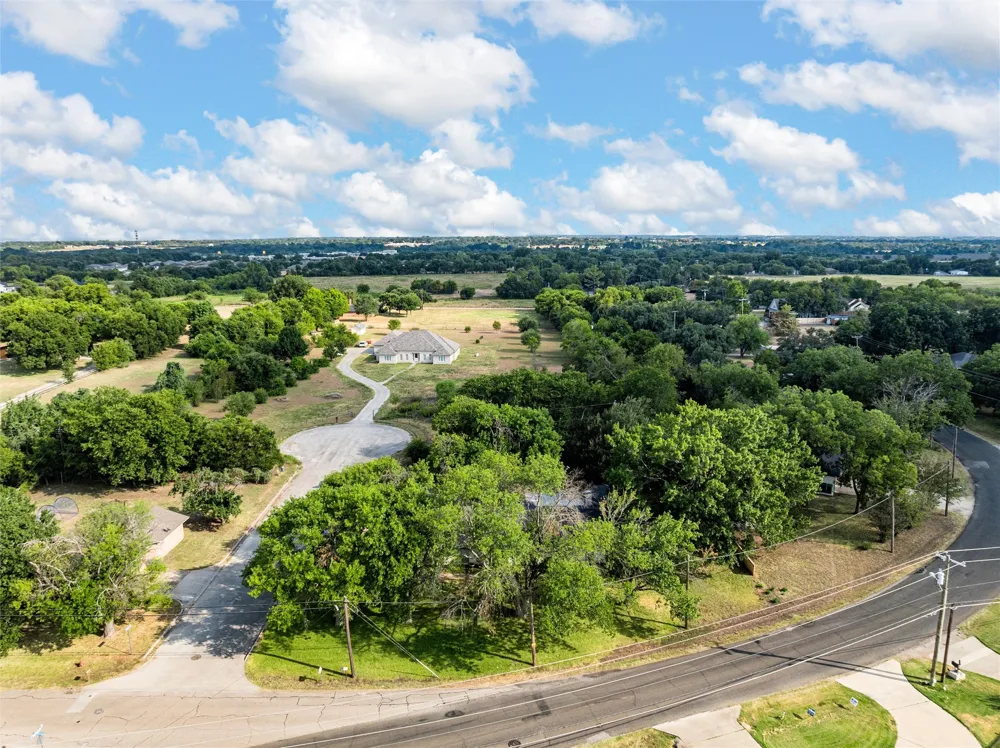 739 Old Robinson Road Robinson, TX 76706
