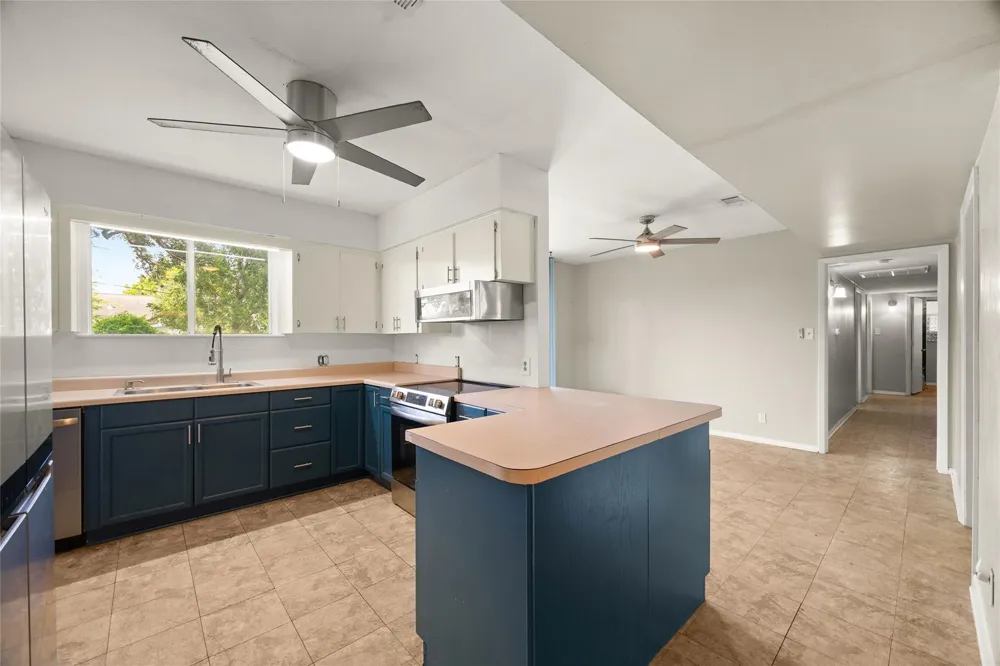 103 Ligustrum Street Lake Jackson, TX 77566