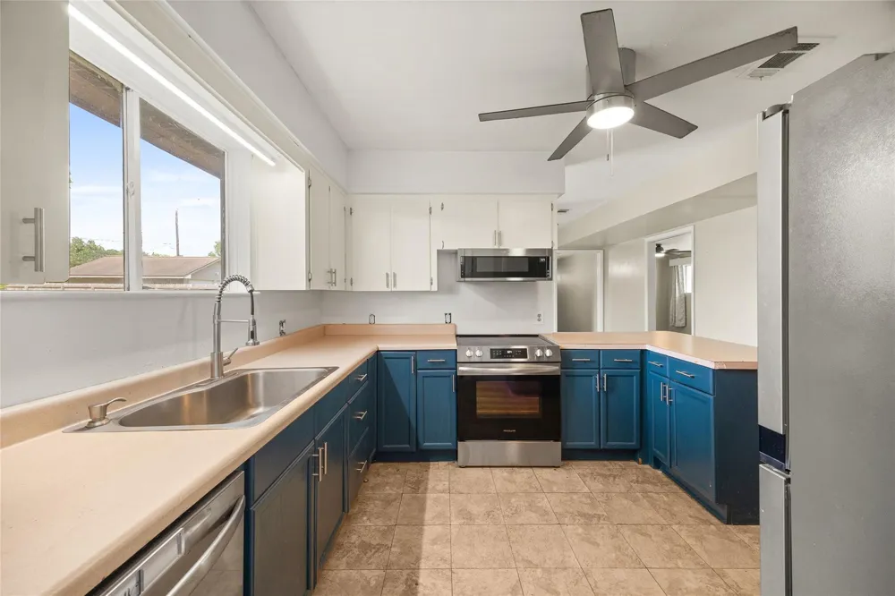 103 Ligustrum Street Lake Jackson, TX 77566