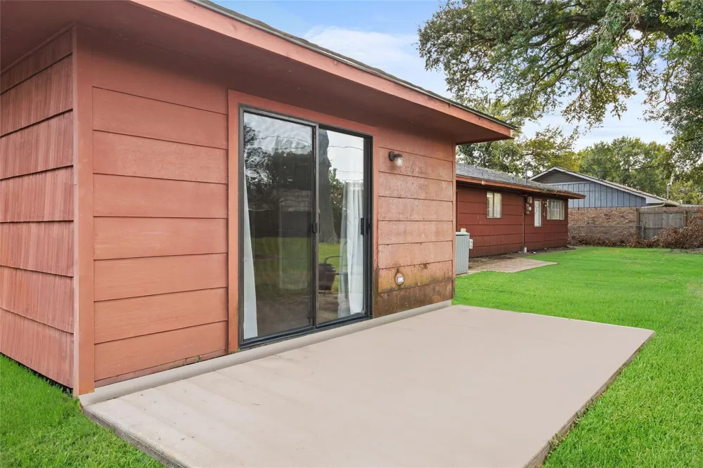 103 Ligustrum Street Lake Jackson, TX 77566