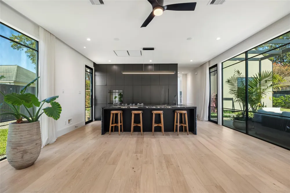 419 W 30th Street Houston, TX 77018