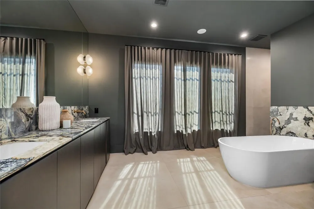 419 W 30th Street Houston, TX 77018