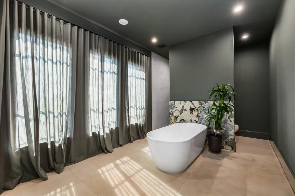 419 W 30th Street Houston, TX 77018