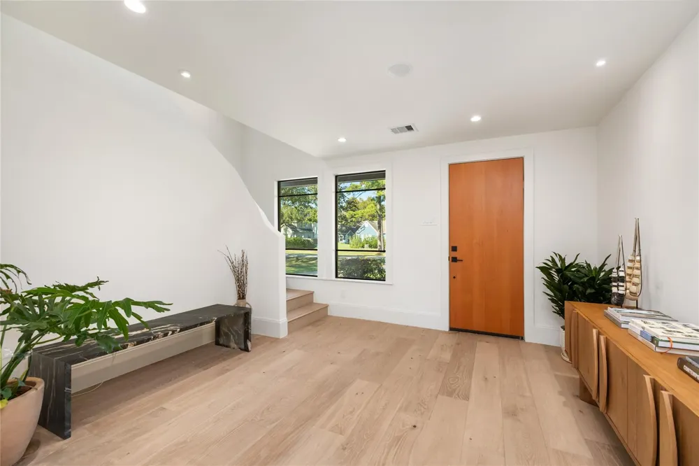 419 W 30th Street Houston, TX 77018