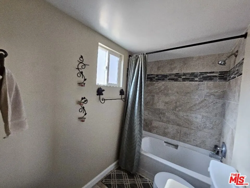 550 Pine Lane Sugarloaf, CA 92386