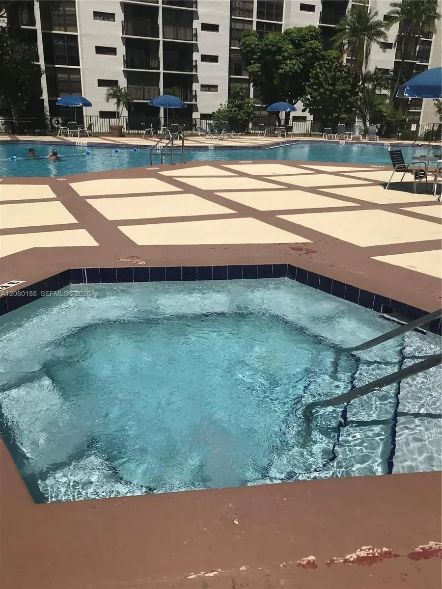 17011 Bay Rd #112 Sunny Isles Beach, FL 33160