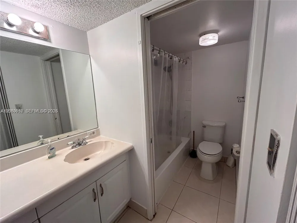 17011 Bay Rd #112 Sunny Isles Beach, FL 33160