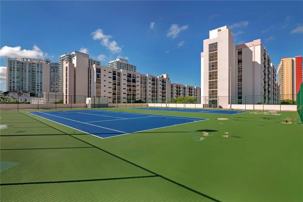 17011 Bay Rd #112 Sunny Isles Beach, FL 33160