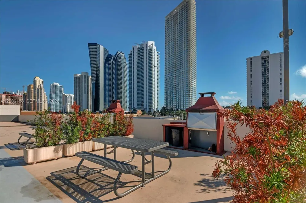 17011 Bay Rd #112 Sunny Isles Beach, FL 33160
