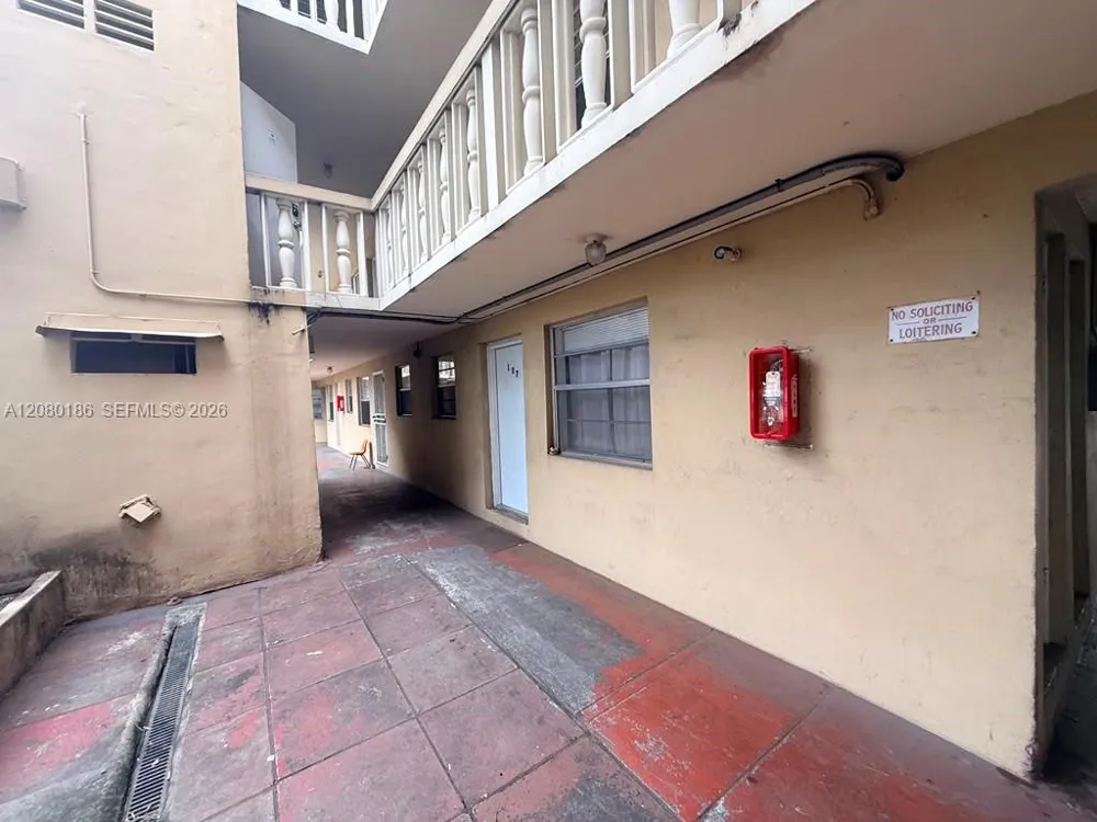 5391 W 22nd Ct #205 Hialeah, FL 33016