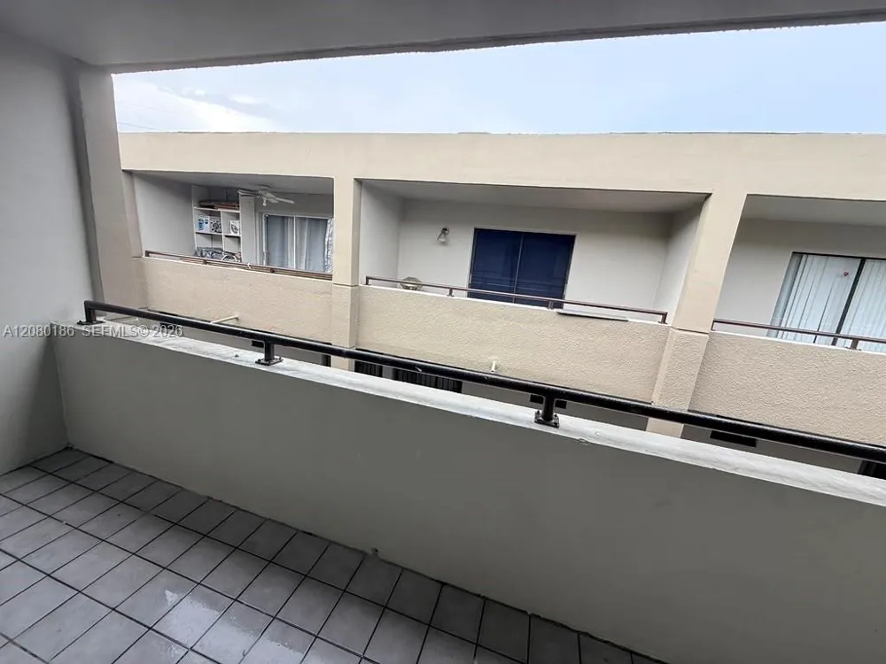 5391 W 22nd Ct #205 Hialeah, FL 33016