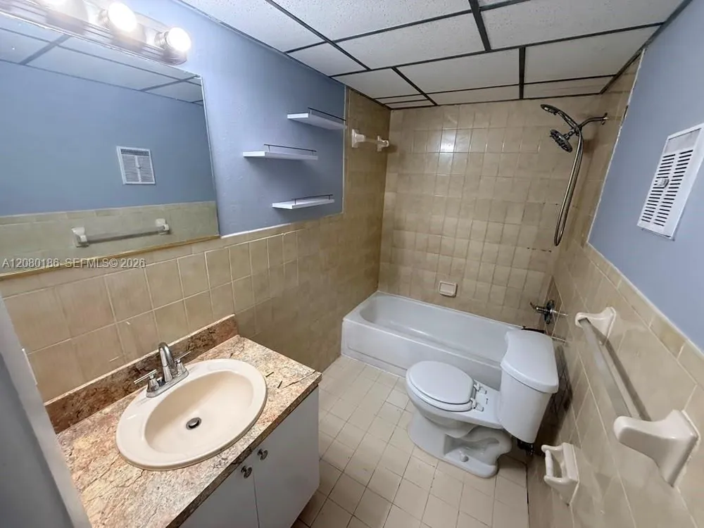5391 W 22nd Ct #205 Hialeah, FL 33016