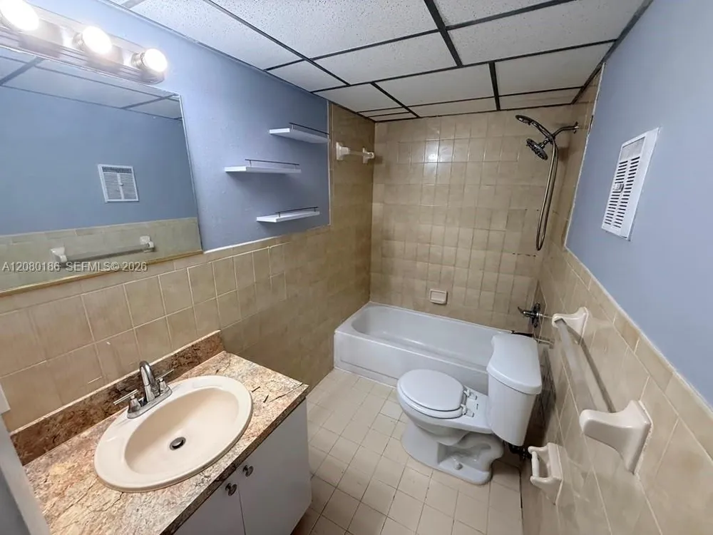 5391 W 22nd Ct #205 Hialeah, FL 33016