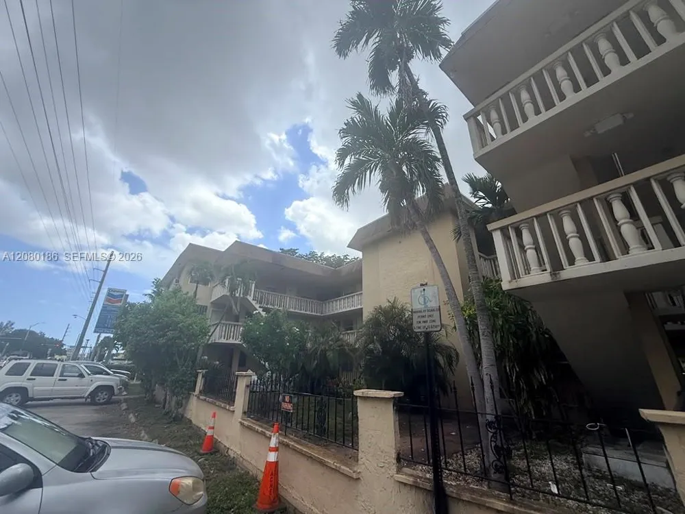 5391 W 22nd Ct #205 Hialeah, FL 33016