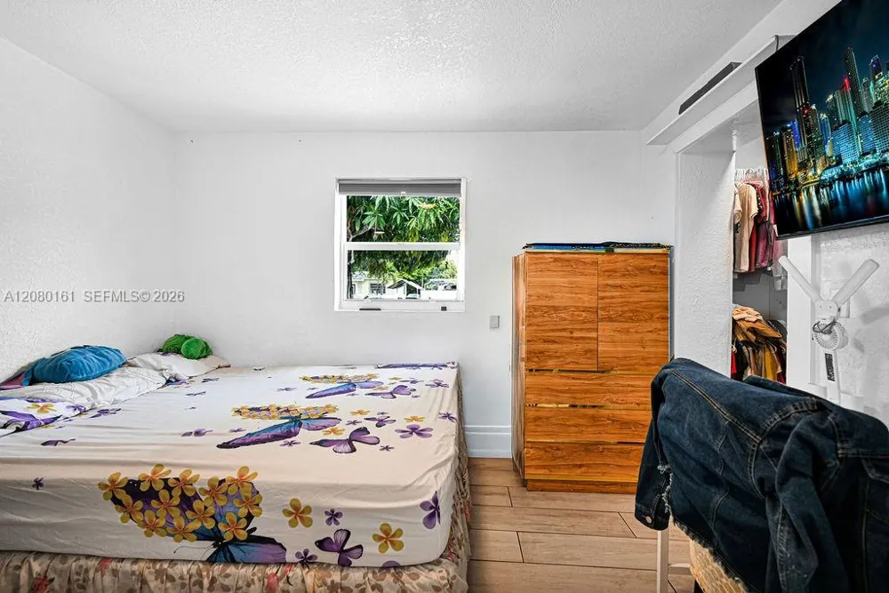 6501 SW 4th St #B Miami, FL 33144