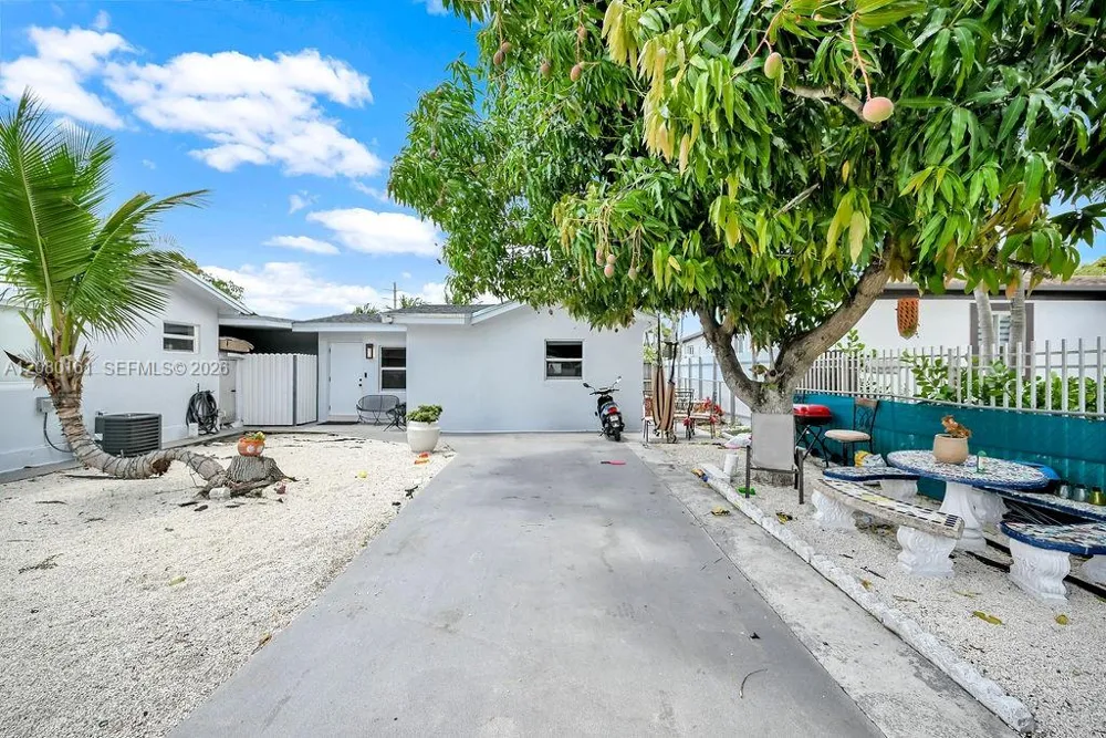 6501 SW 4th St #B Miami, FL 33144