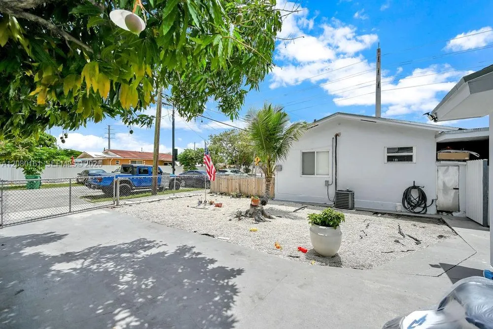 6501 SW 4th St #B Miami, FL 33144
