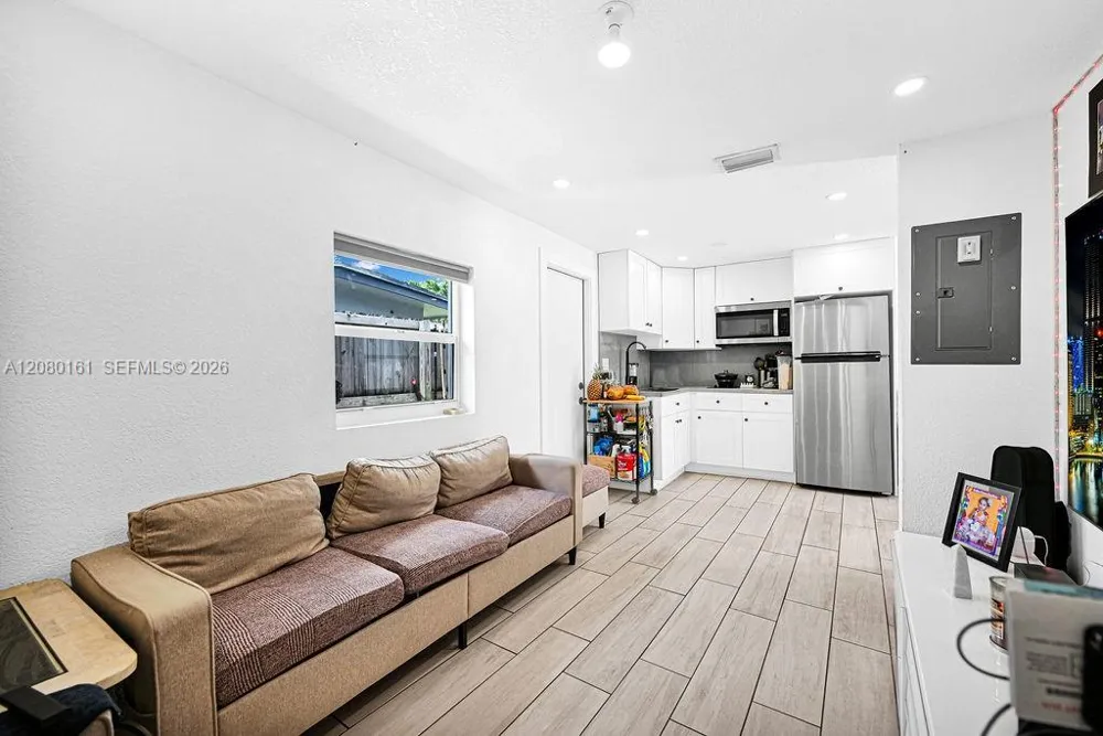 6501 SW 4th St #B Miami, FL 33144