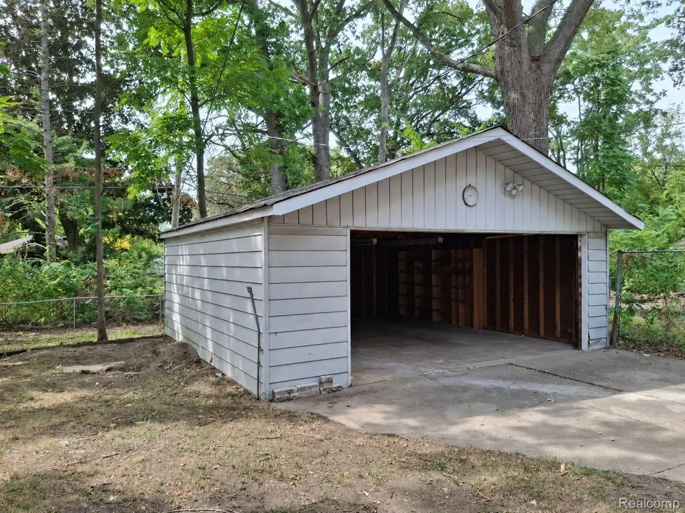15829 Beaverland Street Detroit City, MI 48223