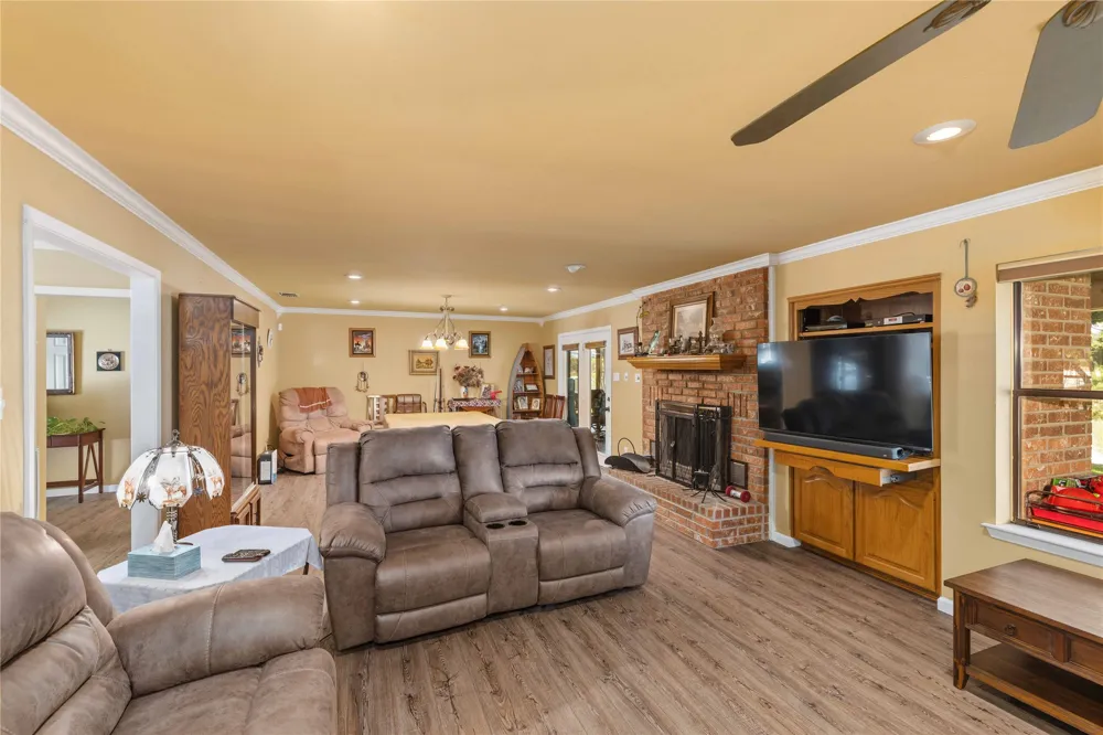 7323 Feather Bay Boulevard Brownwood, TX 76801