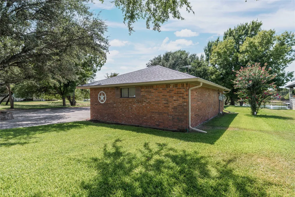 7323 Feather Bay Boulevard Brownwood, TX 76801
