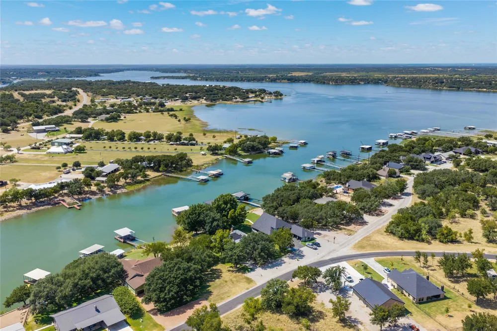 7323 Feather Bay Boulevard Brownwood, TX 76801