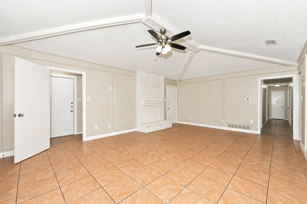 1315 Drury Drive Dallas, TX 75232