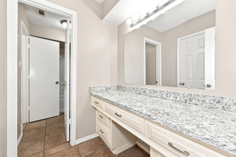 1315 Drury Drive Dallas, TX 75232