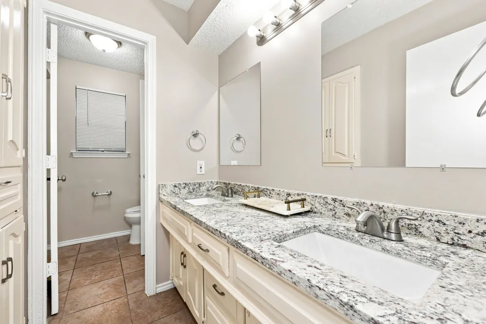 1315 Drury Drive Dallas, TX 75232