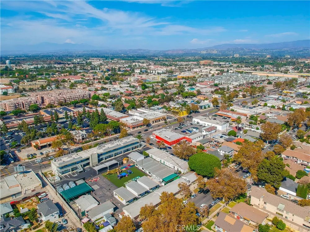 300 E Chestnut #300Q Santa Ana, CA 92701