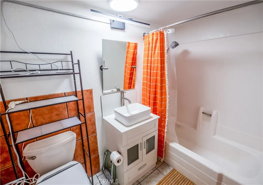 300 E Chestnut #300Q Santa Ana, CA 92701